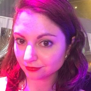 Meet your Posher, Lara